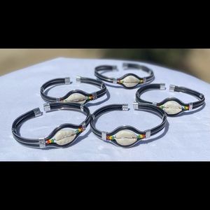 NW 🇧🇯 Unisex bracelet Made with 💯 Renewable Sz 6”wrist